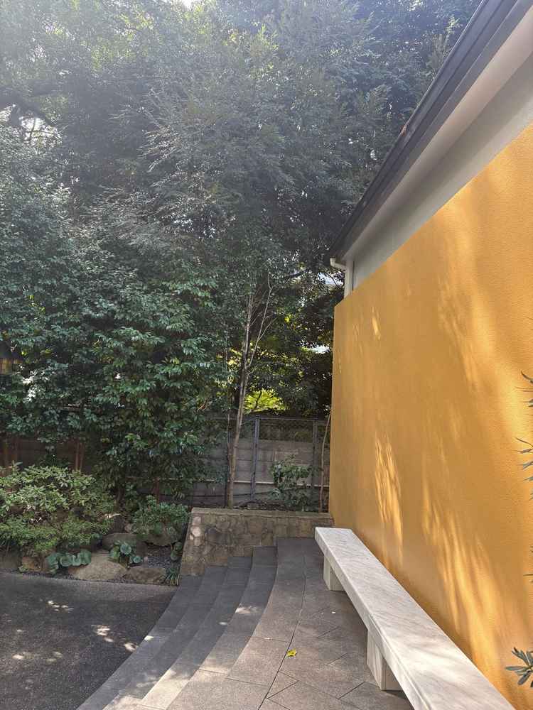 庭園の様子。ここでフラワーシャワーできるとのこと。