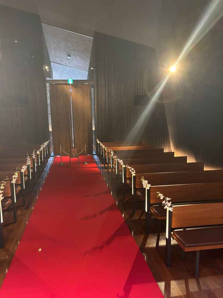 上に立って、振り返った景色。客席側は少し暗め。当日どんな景色が見えるんだろう？とドキドキしています。