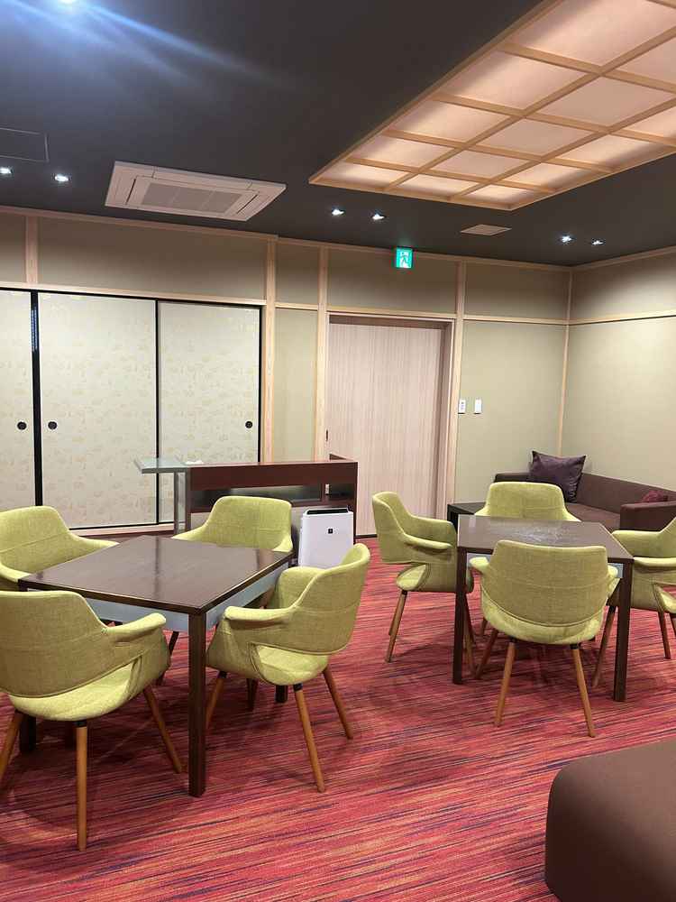 上階にあるもう一つの待合室です