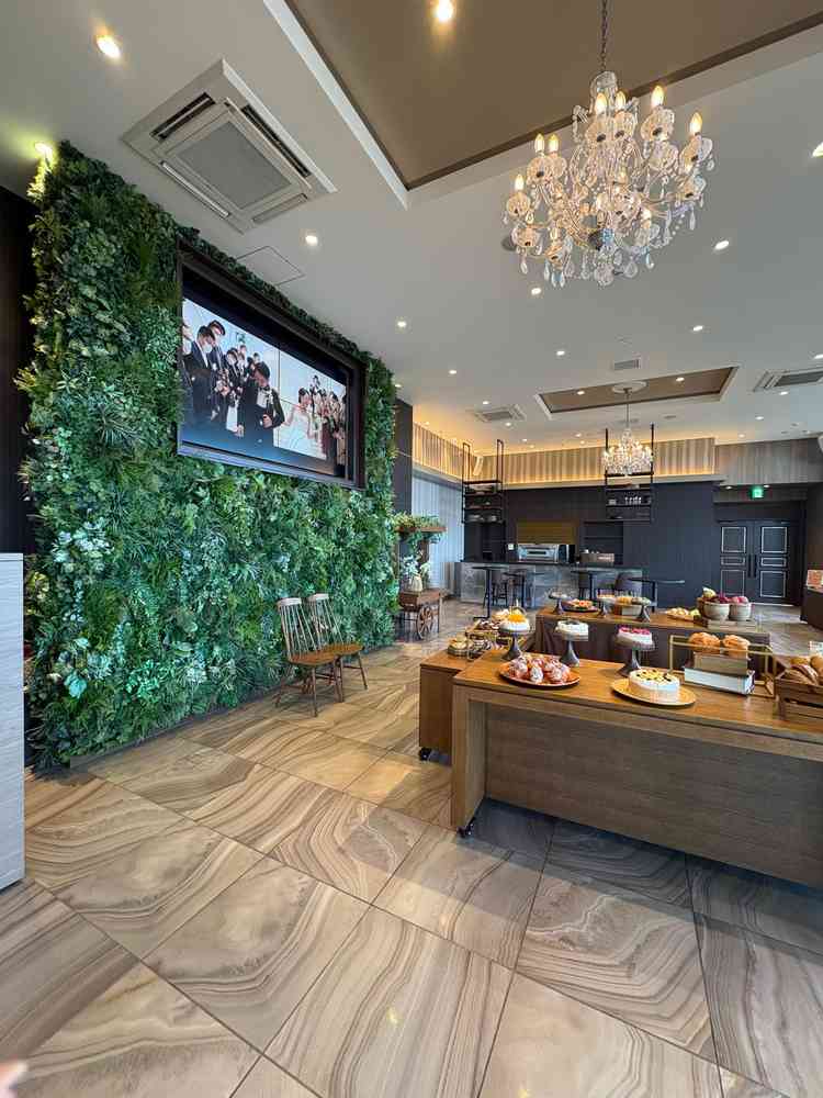 披露宴後のデザートビュッフェ会場