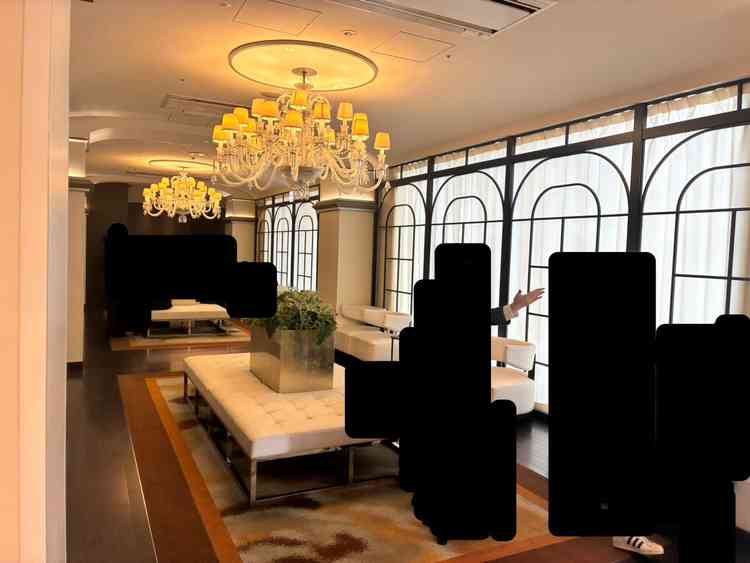 気になってしまったのが天井の低さ。ゲストが来てすぐ入る待合？で窮屈に感じてしまいました、、、