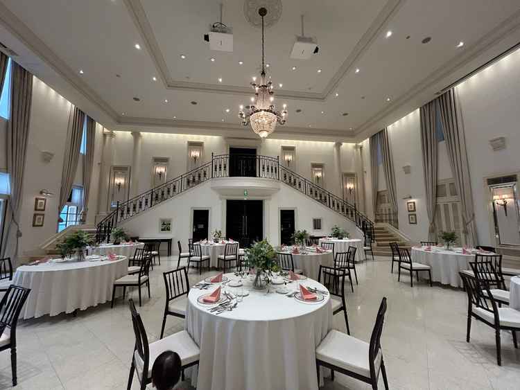 大阪ではここしかない2ヶ所からの階段とのことで、オリジナリティを感じたのいいなと思った