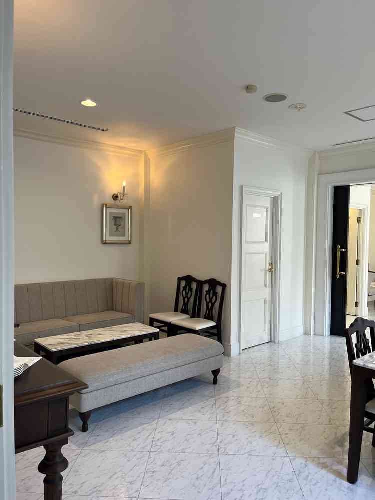 親族待合室の写真。1部屋が2つに仕切られていました。