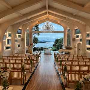 浜名湖が一望できるチャペル