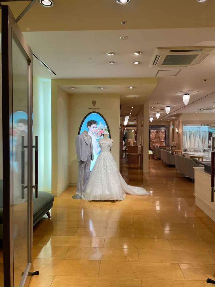 美容室。貸衣装の種類が豊富でした。