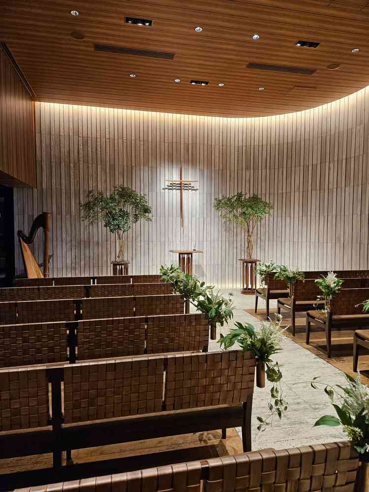 チャペルは石造りで音が綺麗だった