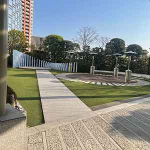 庭園はないが、テラスがとても好印象。