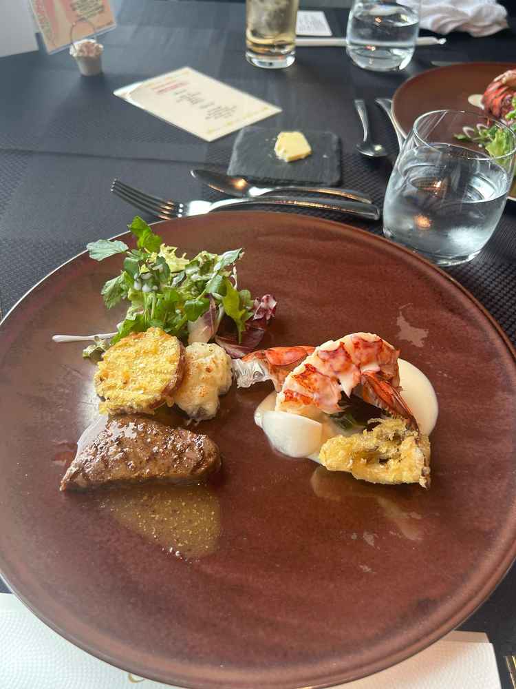 試食のメイン盛り合わせ