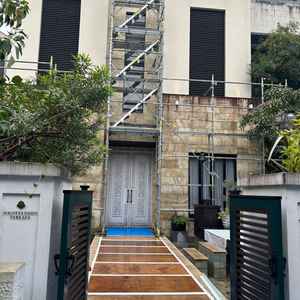 入り口の部分のみ見えました。リゾートのような雰囲気を感じられました