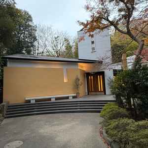 チャペルから出てすぐに集合写真が撮れます