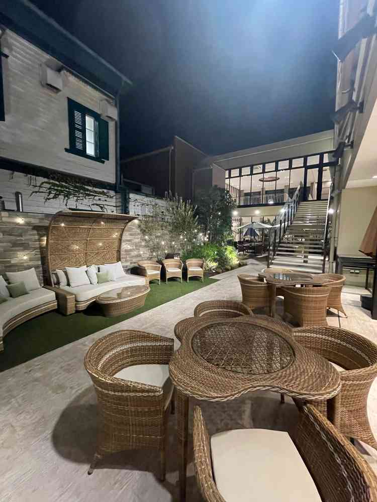 披露宴会場の横の中庭です。天気が良ければ披露宴中に外に出て楽しむ事もできるようでとても良い空間でした