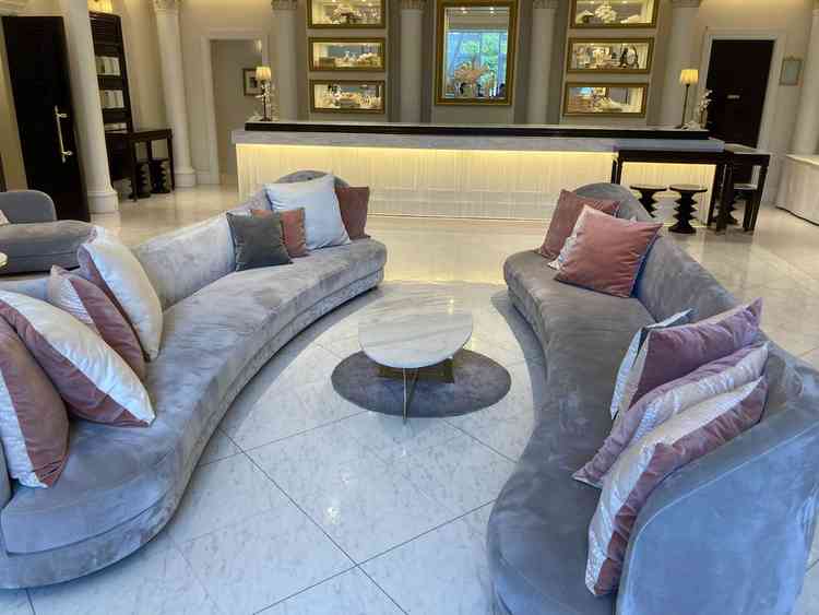 こちらで会食もできるとの事、ロビーが広かったです。