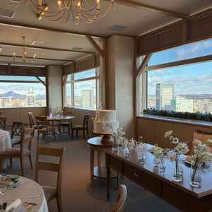 披露宴会場。ライブキッチンも併設されている。