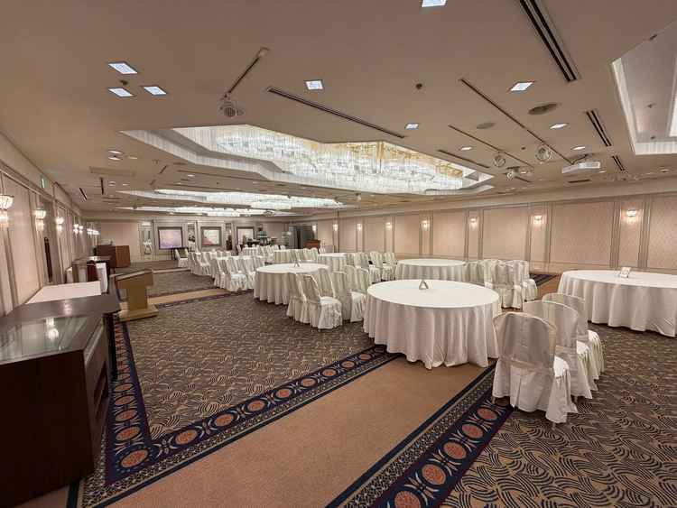 有明という120名までの披露宴会場になります。