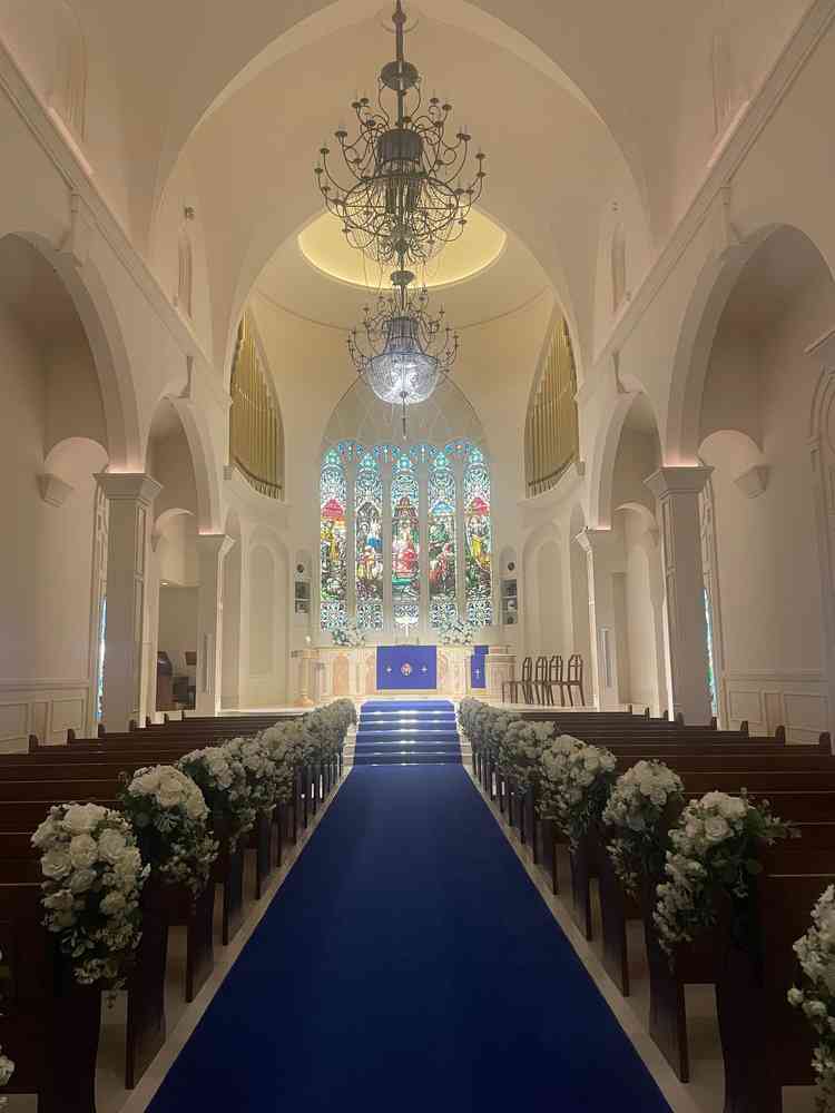 チャペル。大人数収容可能。天井も高い。