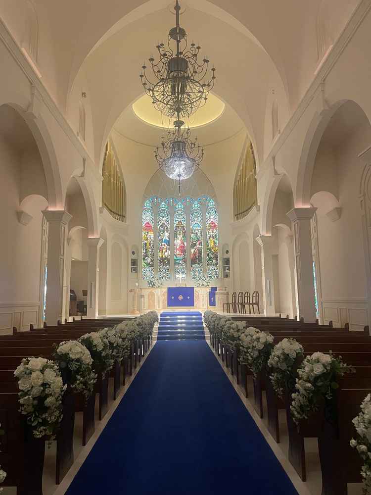 チャペル。大人数収容可能。天井も高い。