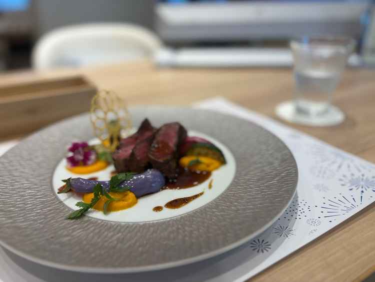 メインの試食。美味しかったのはもちろん、カトラリーもおしゃれだった。