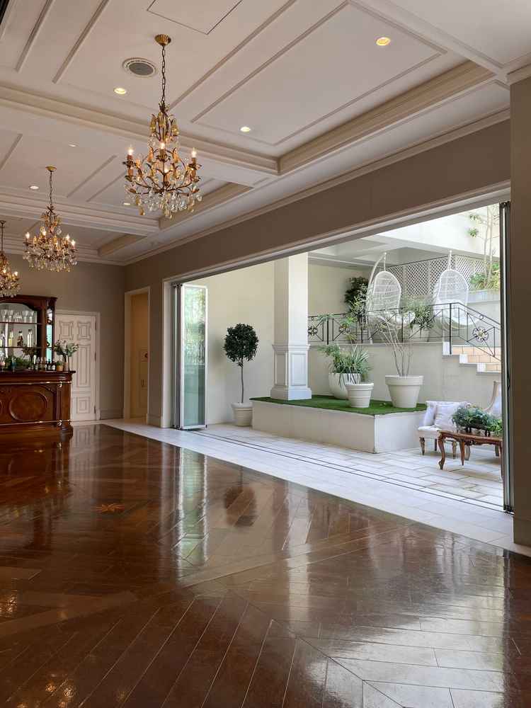 ウェルカムパーティーの場所。外の余計な景色が見えなくて自分たちだけの素敵な空間だった。ここが良かった