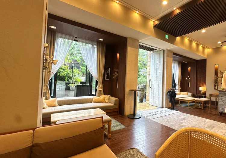 入り口は広々としていてとても開放的でした