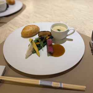 試食のプレートです。どれも美味しかったですが特にスープが美味しかったです！