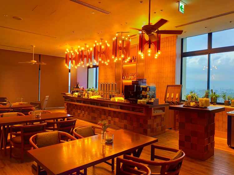 ゲストのウェイティングスペースにあるバーカウンター。ゲストはここでドリンクを飲みながら待機。