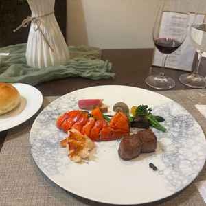 お肉やお野菜、調味料まで一つ一つシェフのこだわりを感じました。