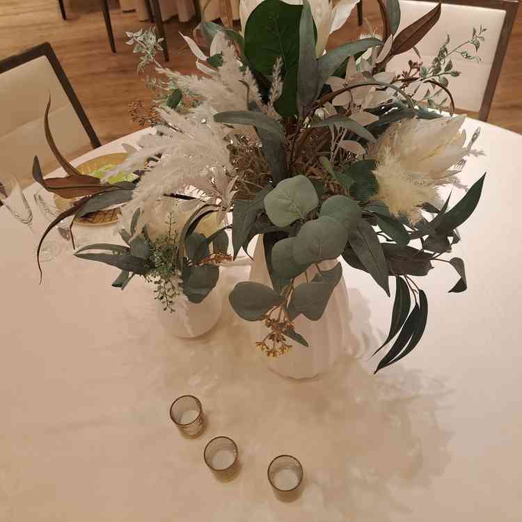 披露宴会場机上セッティング