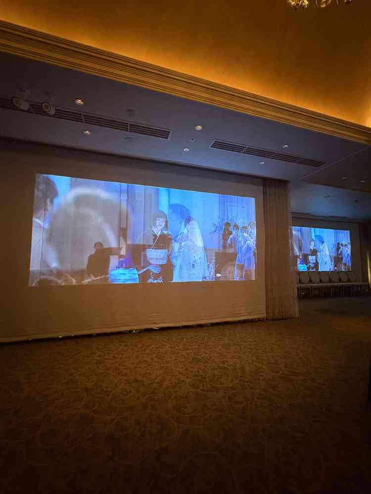 秋桜の会場です。エンディングムービーの見本を見せていただきました。