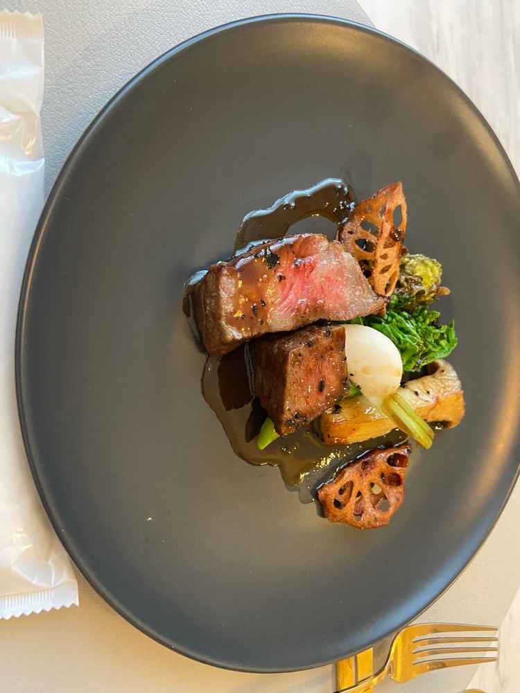 お見積りもらう際に牛肉のコースを選ぶか、メインだけ牛肉への変更がおすすめです。