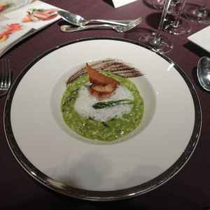 食事のコースは５種類ほどありますが、一番オーソドックスなコースで味・量ともに十分です。