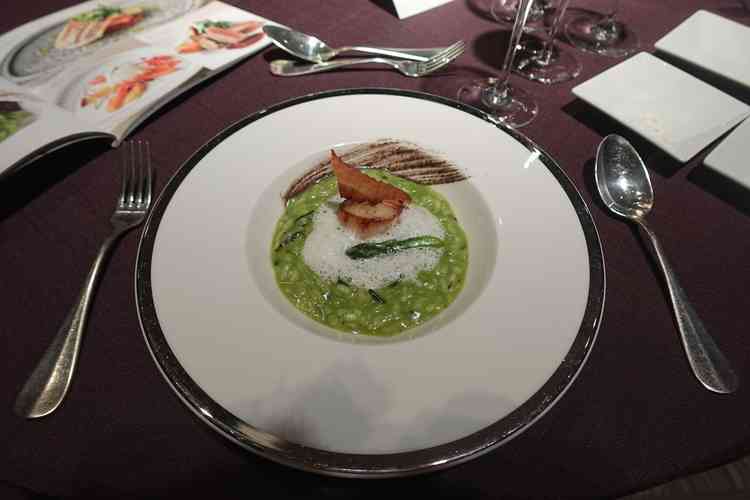 食事のコースは５種類ほどありますが、一番オーソドックスなコースで味・量ともに十分です。