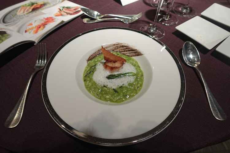 食事のコースは５種類ほどありますが、一番オーソドックスなコースで味・量ともに十分です。