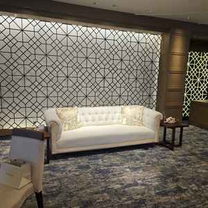 新郎新婦が座る席はソファ席とテーブル席と選べるとのことでした。