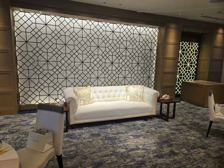 新郎新婦が座る席はソファ席とテーブル席と選べるとのことでした。