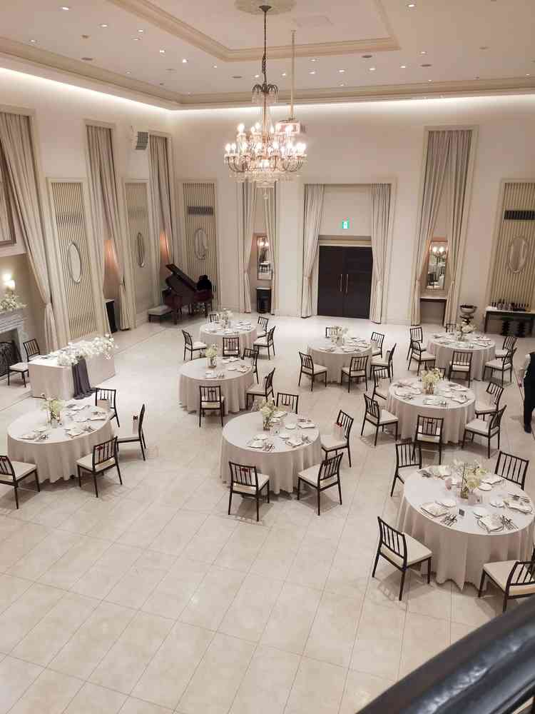 披露宴会場に入場する際の階段から見た景色