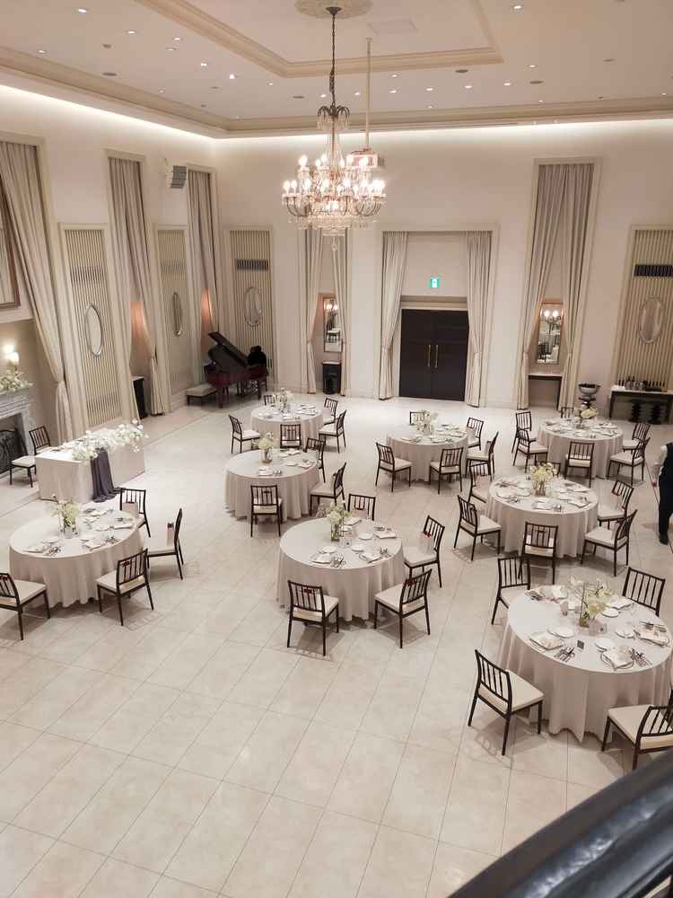 披露宴会場に入場する際の階段から見た景色