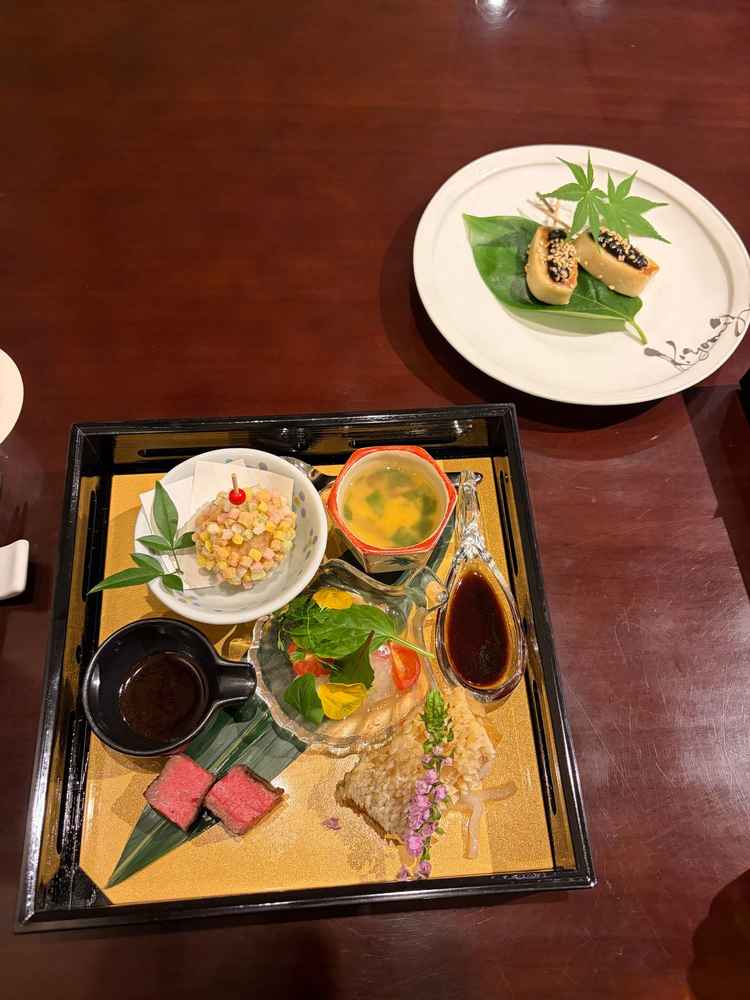 京都らしさを感じられる食材や盛り付けで、見た目も美しく、ゲストに喜ばれる上質なお料理という印象でした