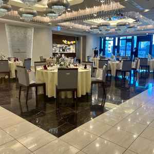 グランブリエの会場です。オープンキッチンがとても魅力的でした。