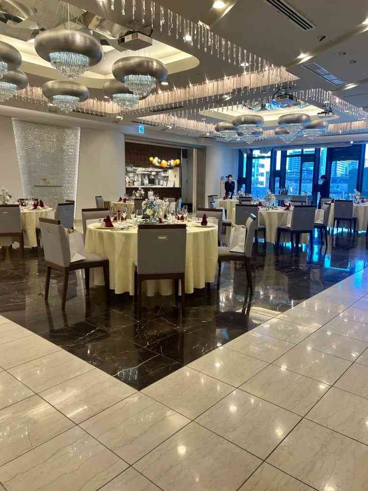 グランブリエの会場です。オープンキッチンがとても魅力的でした。