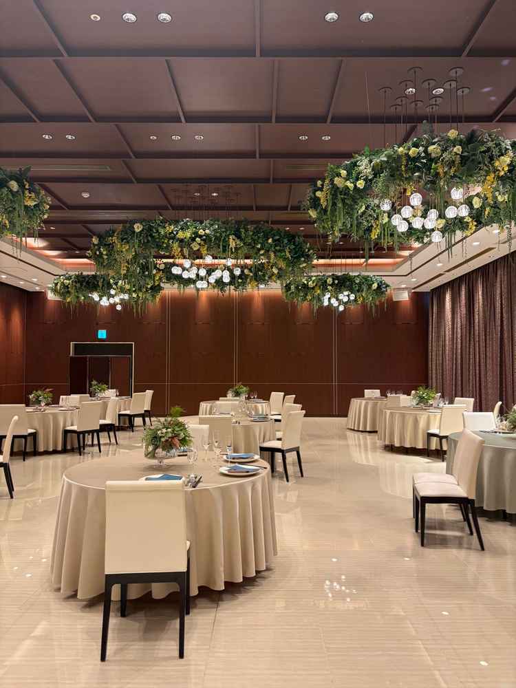 茶色と白を基調とした落ち着いた会場で、演出も素敵でした