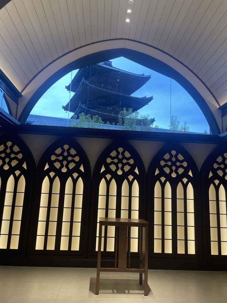 チャペルから見える八坂塔