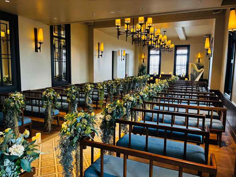 チャペルの後ろ側から撮影。明るい雰囲気