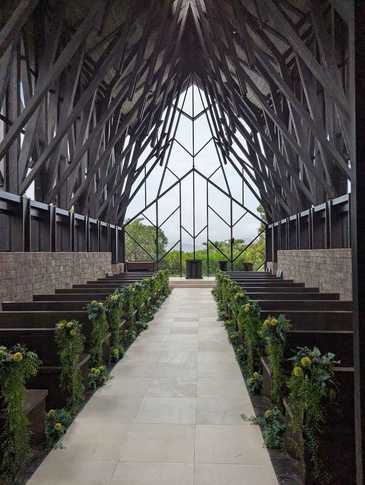 森のチャペル　アーリオスの中