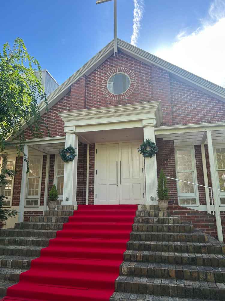 挙式場の入り口前です。