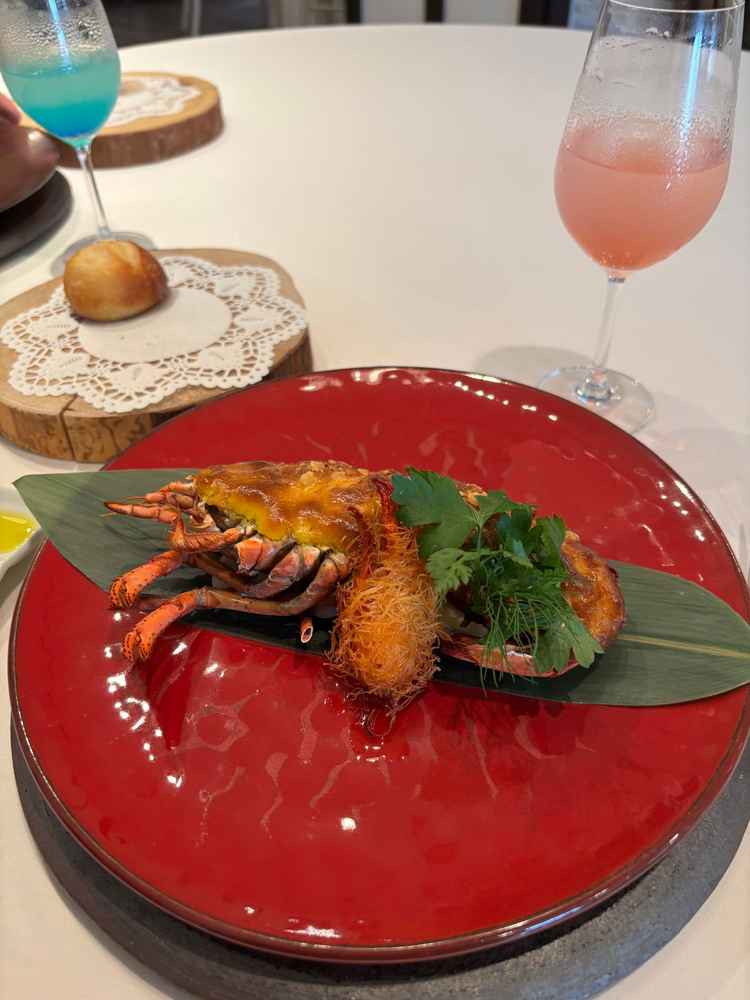 試食の海老がとっても美味しかったです。ドリンクもお洒落でびっくりしました。