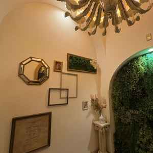 エントランススペースも撮影スポットとして可愛い。写真などを飾れるフレームもある