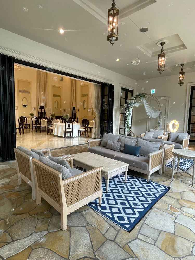 披露宴会場と繋がってる素敵なガーデンテラス。屋根がついてるので天候に左右されないのも魅力でした。