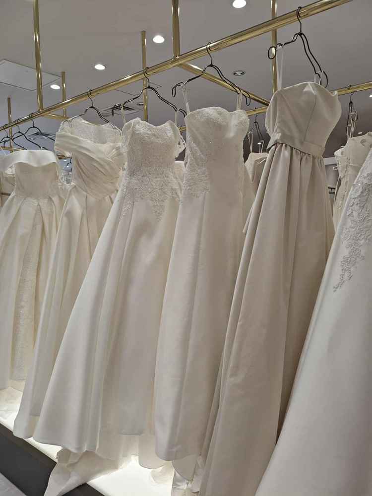 自社ブランドのウェディングドレス