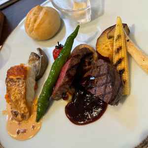 一流シェフがもてなす和を取り入れたフルコースフレンチ