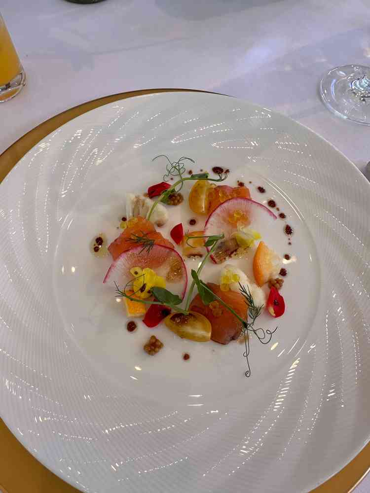 試食の前菜です。見た目もすごく可愛かったのですが、見た目以上の味でとても美味しく満足です。